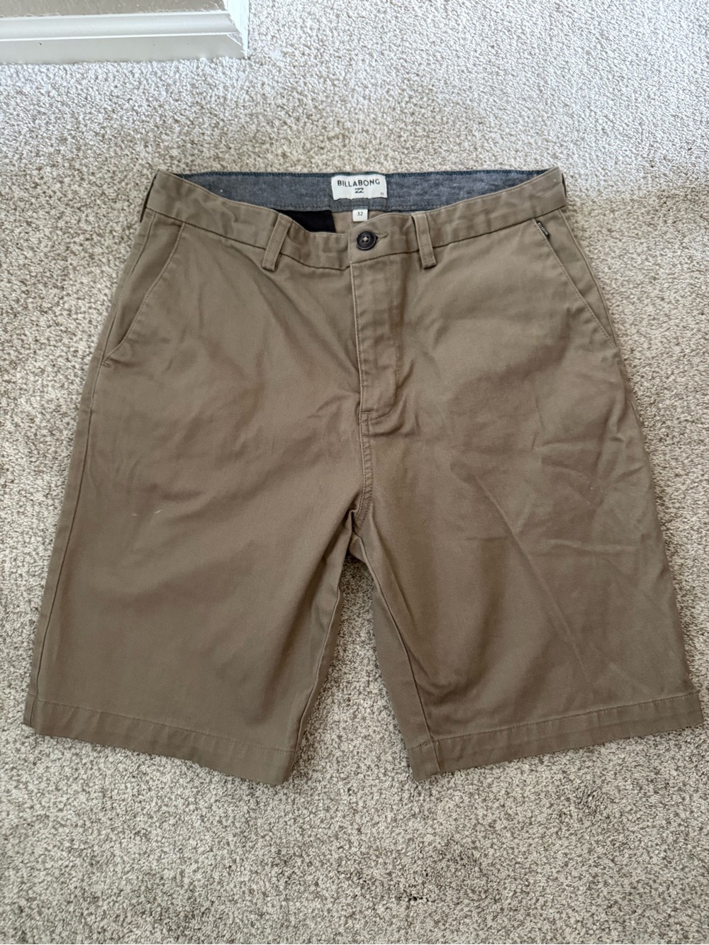 Billabong Men's Tan Chino Shorts 10” seam Size 32